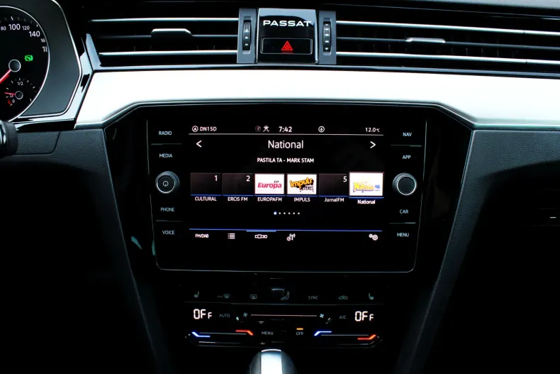 Volkswagen Passat din 2020 cu 104.250 km - oferta VOL129581 - foto 18