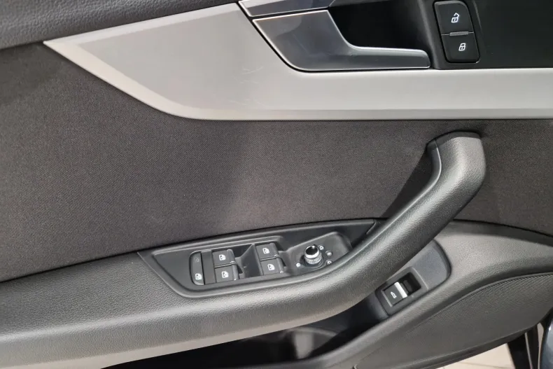 Audi A4 din 2020 cu 66.729 km - oferta AUD129600 - foto 10