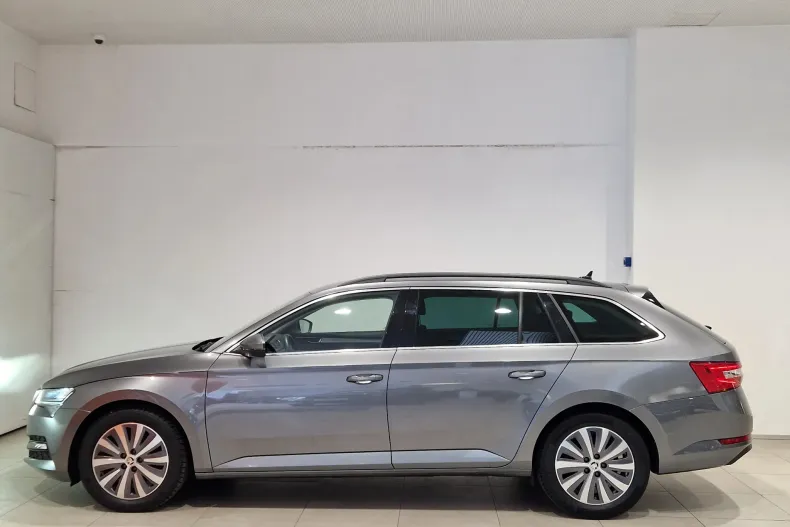 Skoda Superb din 2022 cu 129.757 km - oferta SKO129602 - foto 2