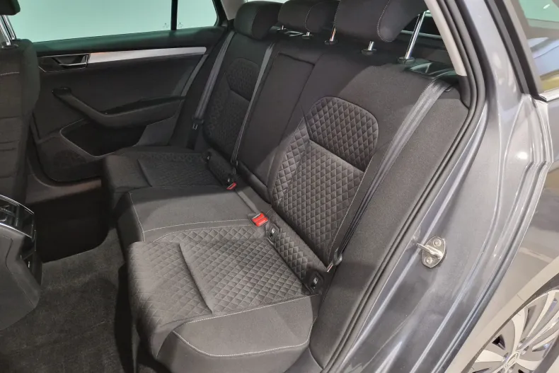 Skoda Superb din 2022 cu 129.757 km - oferta SKO129602 - foto 9