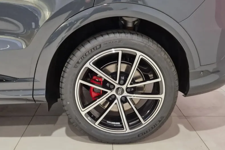 Audi Q5 din 2025 cu 5.000 km - oferta AUD129608 - foto 10