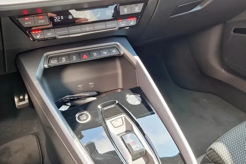 Audi A3 din 2025 cu 5.000 km - oferta AUD129619 - foto 18