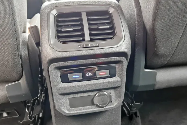 Volkswagen Tiguan din 2021 cu 64.269 km - oferta VOL129622 - foto 24