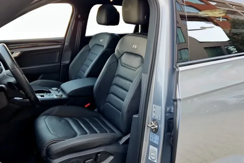 Volkswagen Touareg din 2021 cu 110.065 km - oferta VOL129625 - foto 12