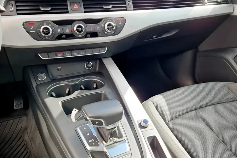 Audi A4 din 2021 cu 43.468 km - oferta AUD129628 - foto 17