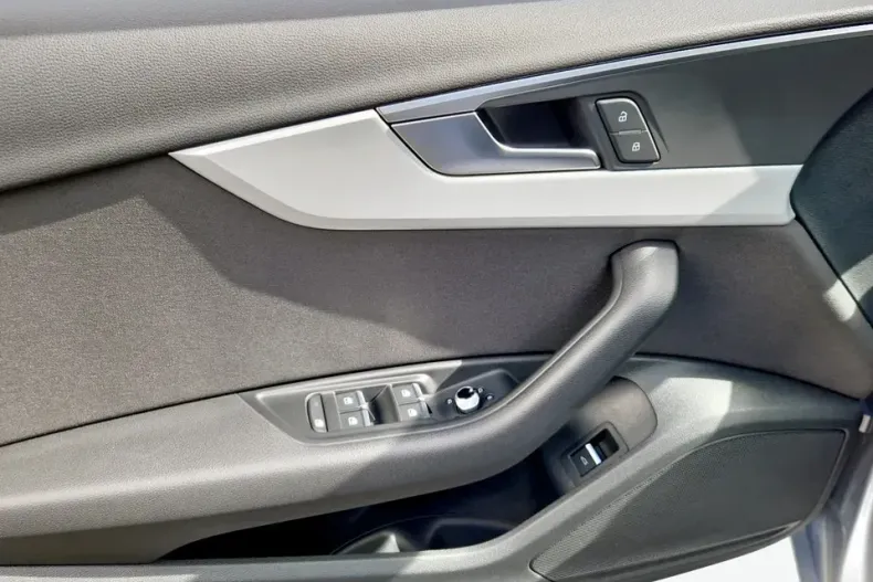 Audi A4 din 2021 cu 43.468 km - oferta AUD129628 - foto 18