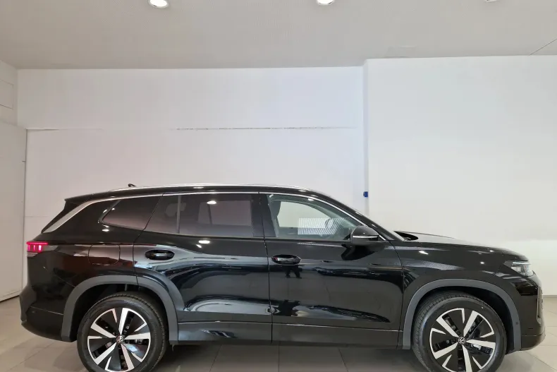 Volkswagen Tayron din 2025 cu 5.000 km - oferta VOL129632 - foto 6