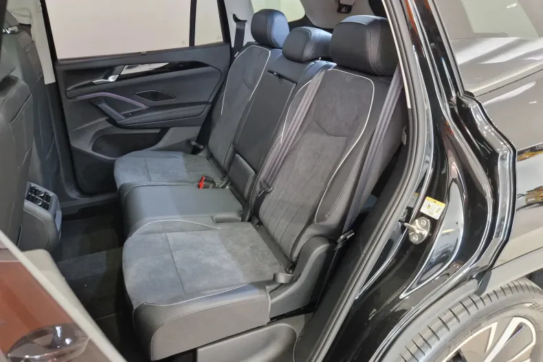 Volkswagen Tayron din 2025 cu 5.000 km - oferta VOL129632 - foto 14