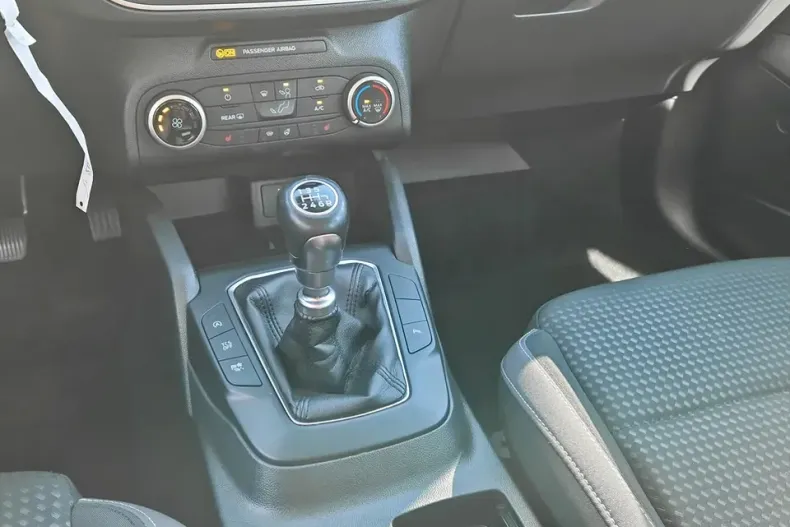 Ford Focus din 2020 cu 84.941 km - oferta FOR129641 - foto 16