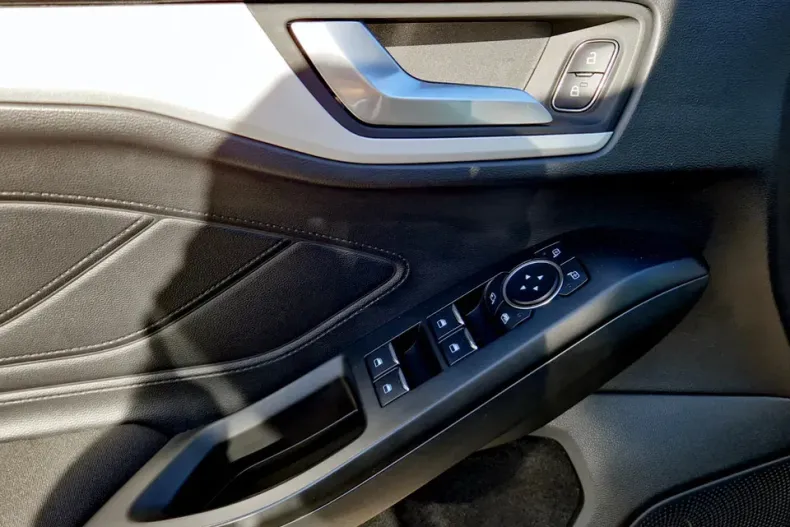 Ford Focus din 2020 cu 84.941 km - oferta FOR129641 - foto 17