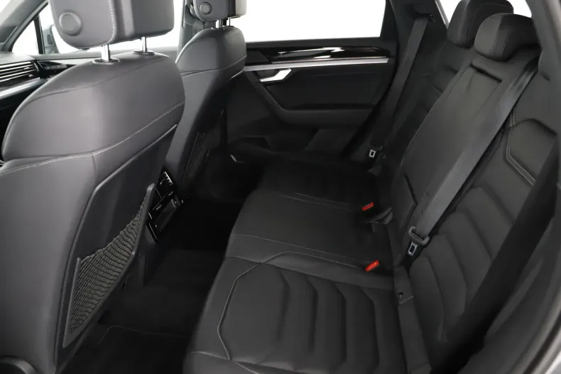 Volkswagen Touareg din 2021 cu 72.003 km - oferta VOL129645 - foto 11