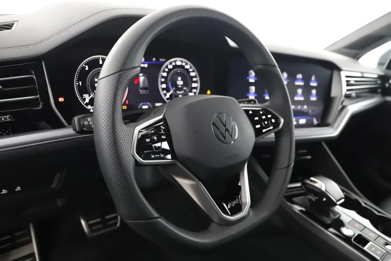 Volkswagen Touareg din 2021 cu 72.003 km - oferta VOL129645 - foto 12