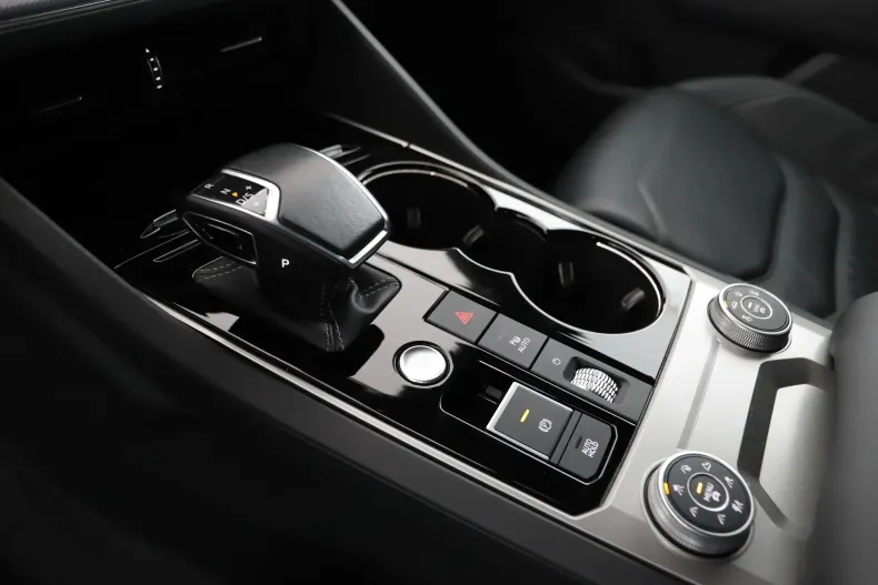 Volkswagen Touareg din 2021 cu 72.003 km - oferta VOL129645 - foto 13