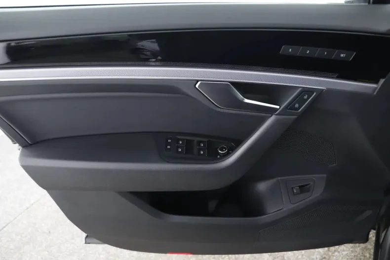 Volkswagen Touareg din 2021 cu 72.003 km - oferta VOL129645 - foto 21