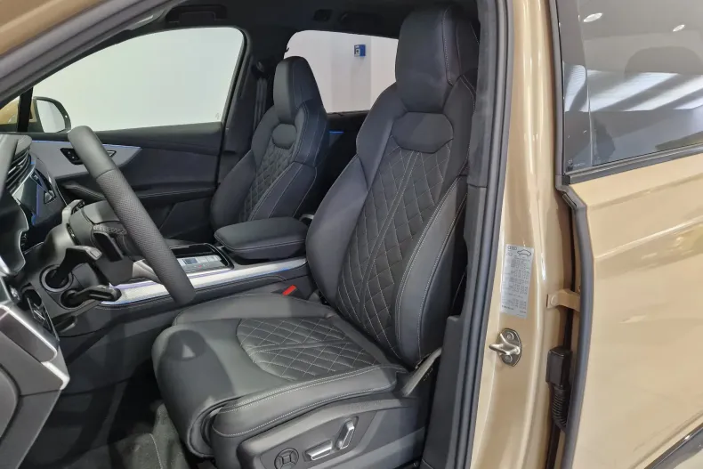 Audi Q7 din 2024 cu 5.000 km - oferta AUD129656 - foto 11
