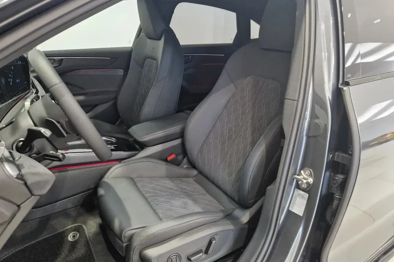 Audi A6 din 2025 cu 5.000 km - oferta AUD129657 - foto 11