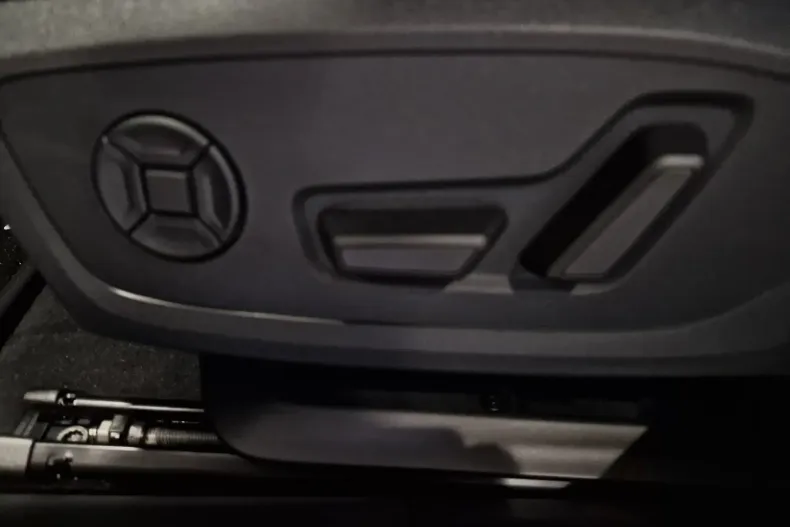 Audi A6 din 2025 cu 5.000 km - oferta AUD129657 - foto 16