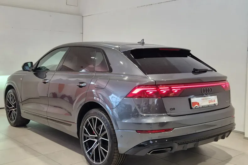 Audi Q8 din 2025 cu 5.000 km - oferta AUD129658 - foto 3