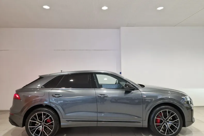 Audi Q8 din 2025 cu 5.000 km - oferta AUD129658 - foto 6