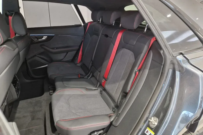 Audi Q8 din 2025 cu 5.000 km - oferta AUD129658 - foto 14