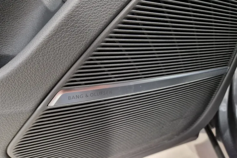 Audi Q8 din 2025 cu 5.000 km - oferta AUD129658 - foto 16