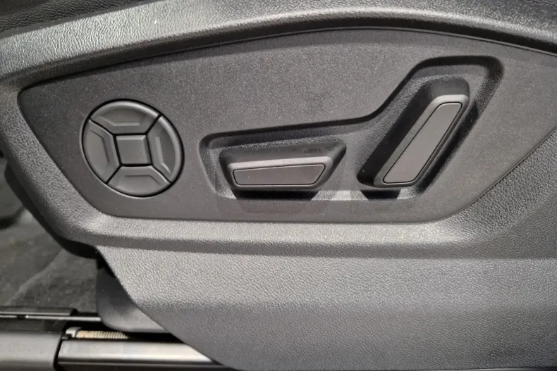 Audi Q8 din 2025 cu 5.000 km - oferta AUD129658 - foto 17