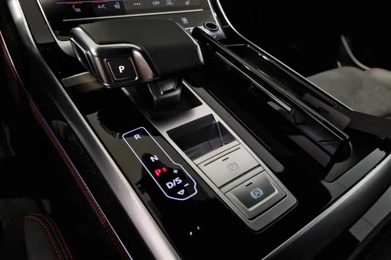 Audi Q8 din 2025 cu 5.000 km - oferta AUD129658 - foto 31