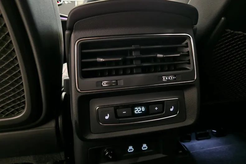 Audi Q8 din 2025 cu 5.000 km - oferta AUD129658 - foto 32