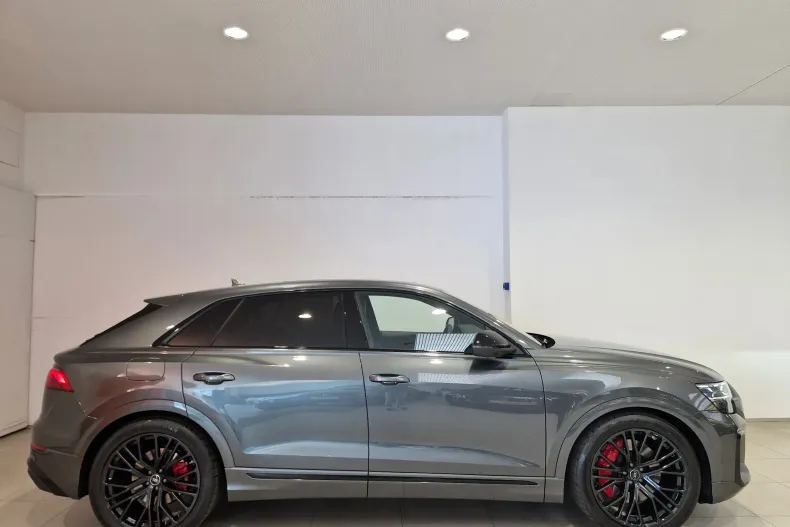 Audi SQ8 din 2025 cu 5.000 km - oferta AUD129664 - foto 6