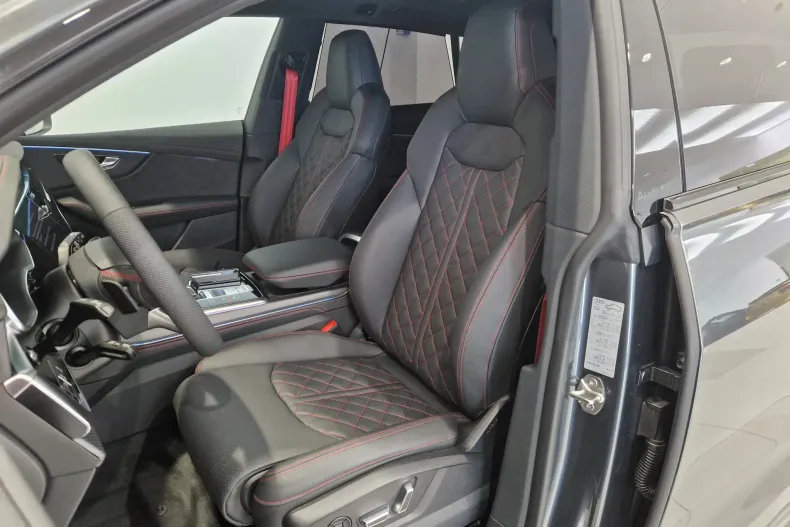 Audi SQ8 din 2025 cu 5.000 km - oferta AUD129664 - foto 11