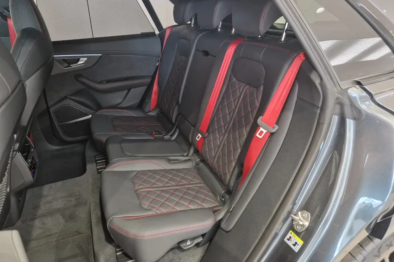 Audi SQ8 din 2025 cu 5.000 km - oferta AUD129664 - foto 14