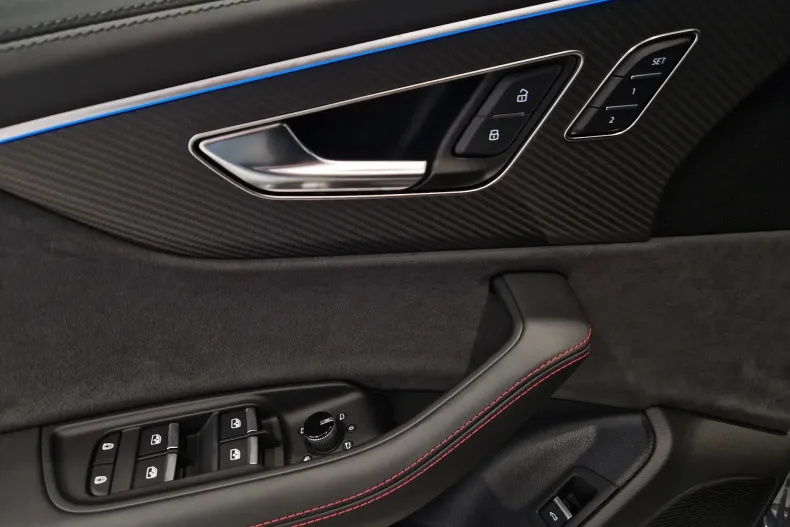 Audi SQ8 din 2025 cu 5.000 km - oferta AUD129664 - foto 15