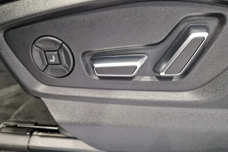 Audi SQ8 din 2025 cu 5.000 km - oferta AUD129664 - foto 17