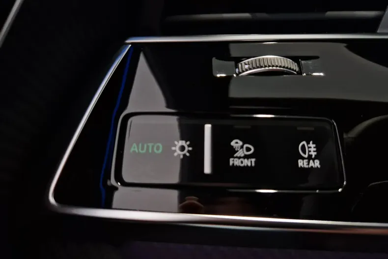 Audi SQ8 din 2025 cu 5.000 km - oferta AUD129664 - foto 18