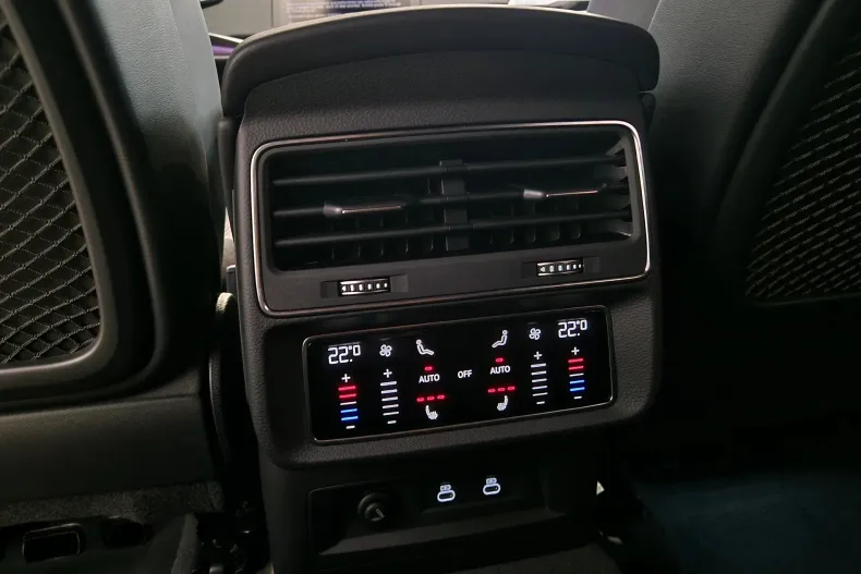 Audi SQ8 din 2025 cu 5.000 km - oferta AUD129664 - foto 32