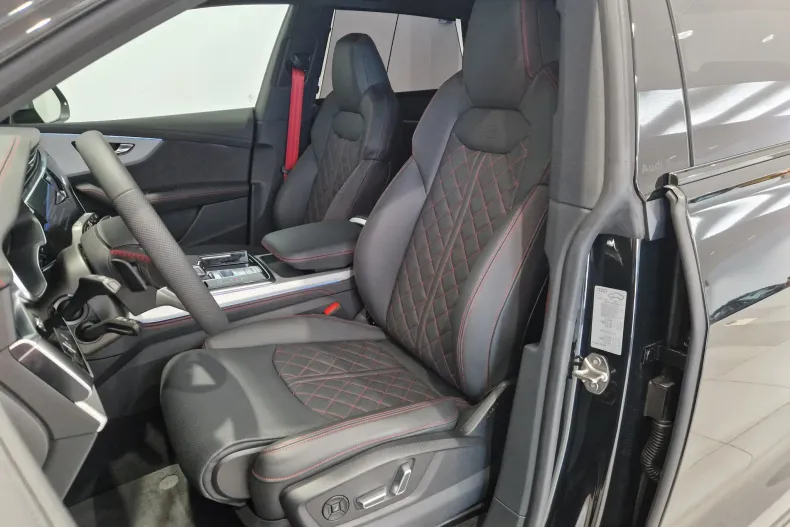 Audi Q8 din 2025 cu 5.000 km - oferta AUD129665 - foto 11