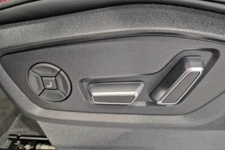 Audi Q8 din 2025 cu 5.000 km - oferta AUD129665 - foto 17