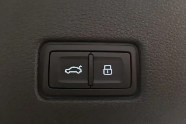 Audi Q8 din 2025 cu 5.000 km - oferta AUD129665 - foto 32