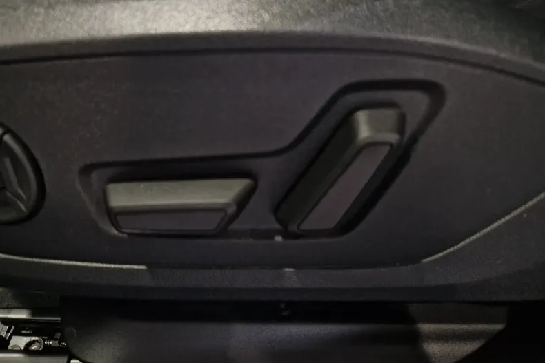 Audi A6 din 2025 cu 5.000 km - oferta AUD129669 - foto 16