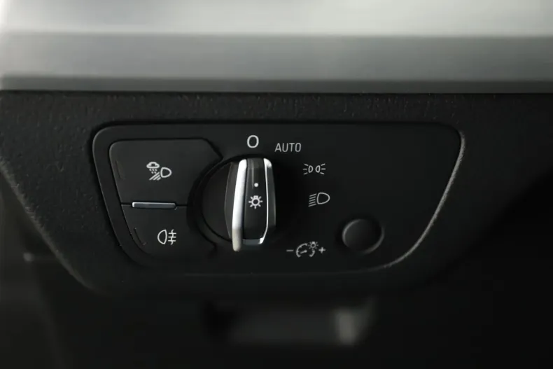 Audi Q5 din 2022 cu 48.181 km - oferta AUD129675 - foto 22