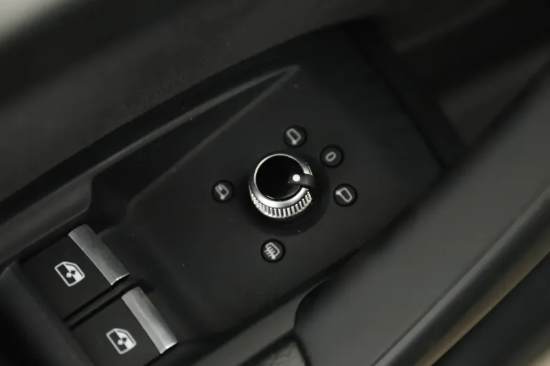 Audi Q5 din 2022 cu 48.181 km - oferta AUD129675 - foto 24