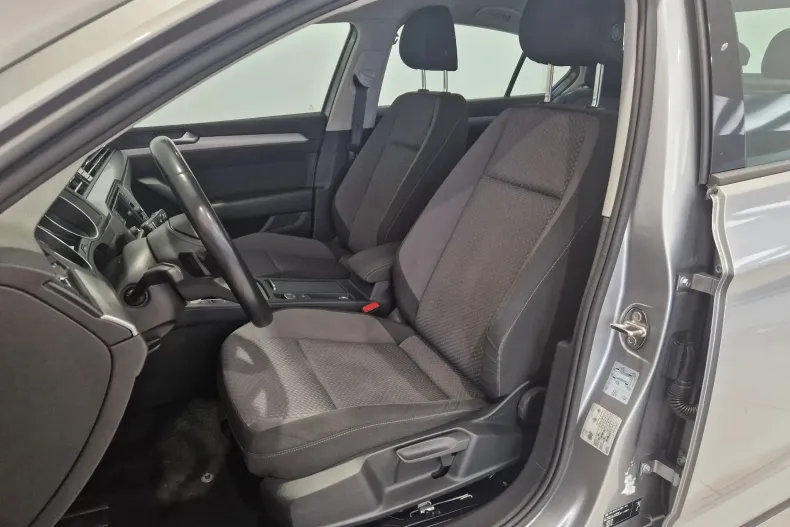 Volkswagen Passat din 2020 cu 45.887 km - oferta VOL129677 - foto 11