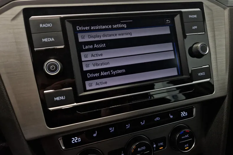 Volkswagen Passat din 2020 cu 45.887 km - oferta VOL129677 - foto 22