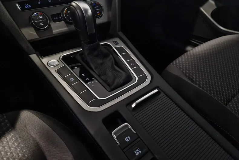 Volkswagen Passat din 2020 cu 45.887 km - oferta VOL129677 - foto 25