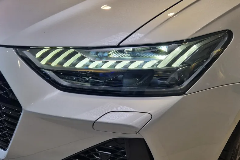 Audi RS6 din 2025 cu 5.000 km - oferta AUD129679 - foto 9