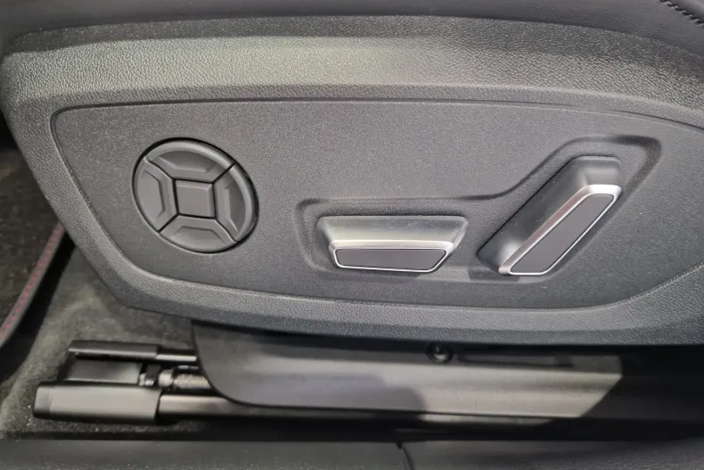 Audi RS6 din 2025 cu 5.000 km - oferta AUD129679 - foto 17