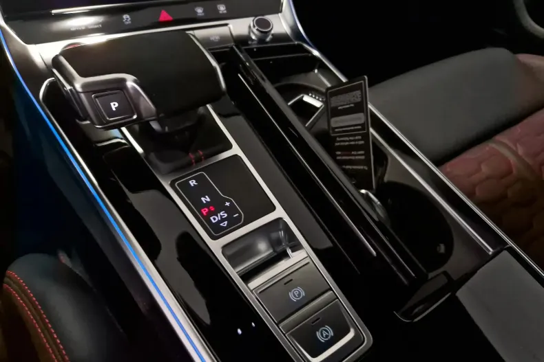 Audi RS6 din 2025 cu 5.000 km - oferta AUD129679 - foto 32