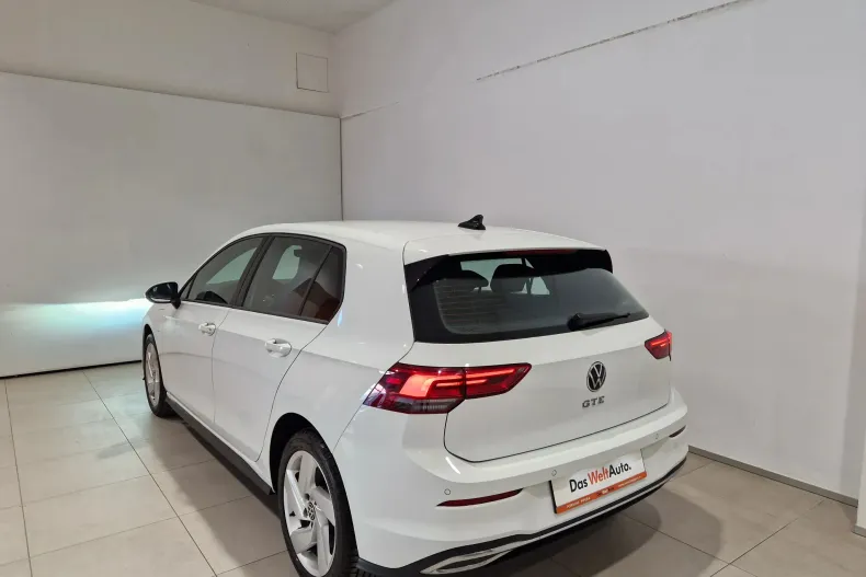 Volkswagen Golf din 2021 cu 45.748 km - oferta VOL129680 - foto 3
