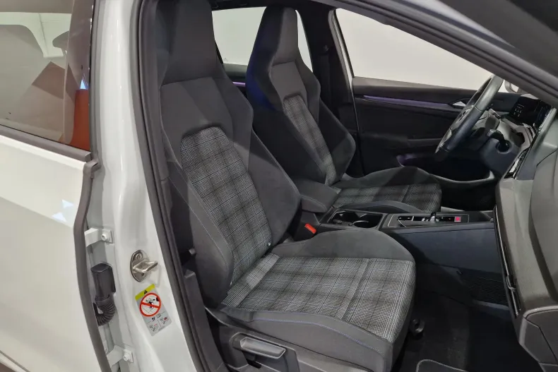 Volkswagen Golf din 2021 cu 45.748 km - oferta VOL129680 - foto 13