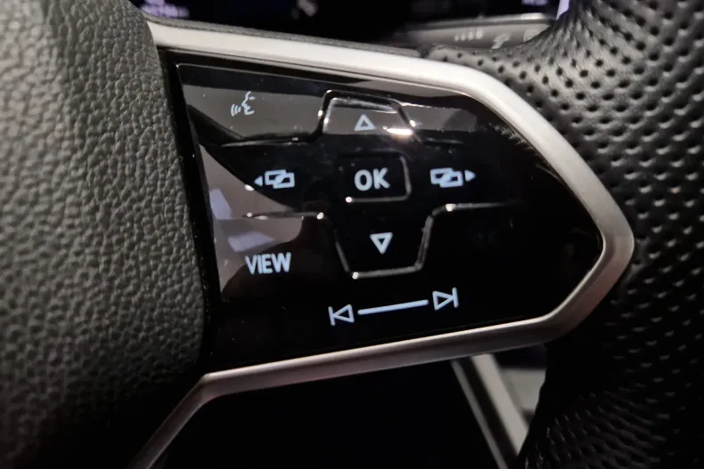 Volkswagen Golf din 2021 cu 45.748 km - oferta VOL129680 - foto 19